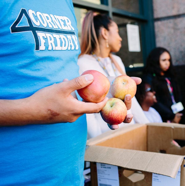 4 corner fridays apple seller